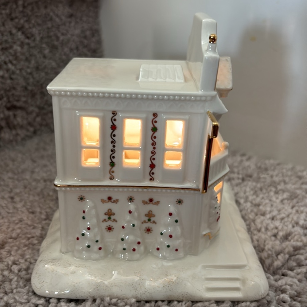Mistletoe Park Village Ceramic General Store Decor with Gold Accents - Picture 9 of 11